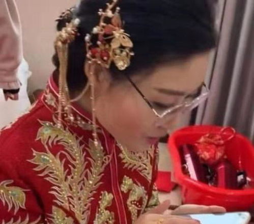 新娘一句馒头上太早引发宾客不满，宴会提前散场，尴尬不已